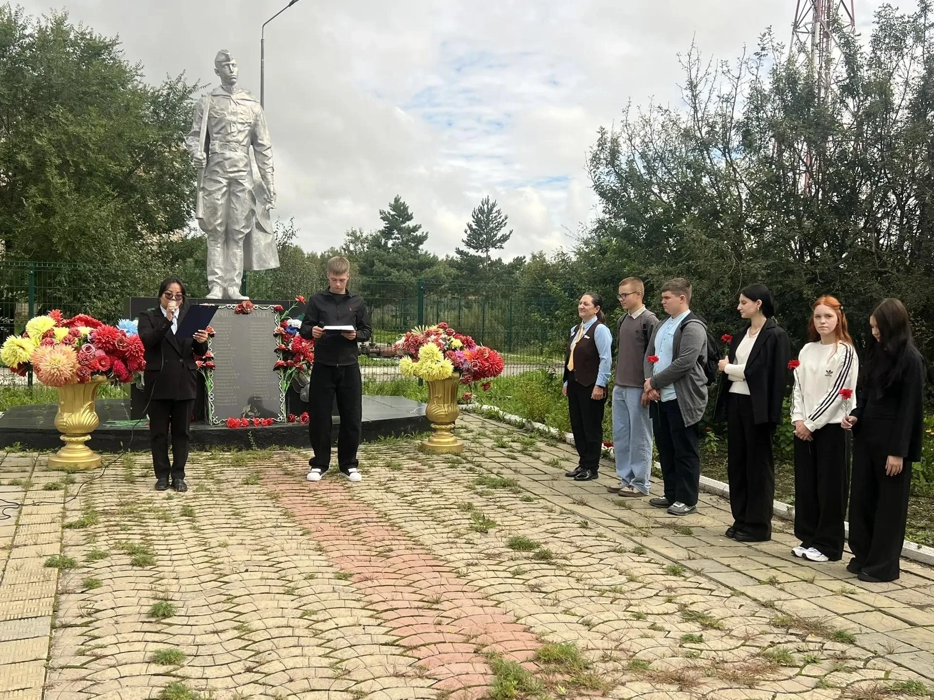 3 сентября в селе Варваровка, у памятника воину-освободителю, прошёл торжественный мити...