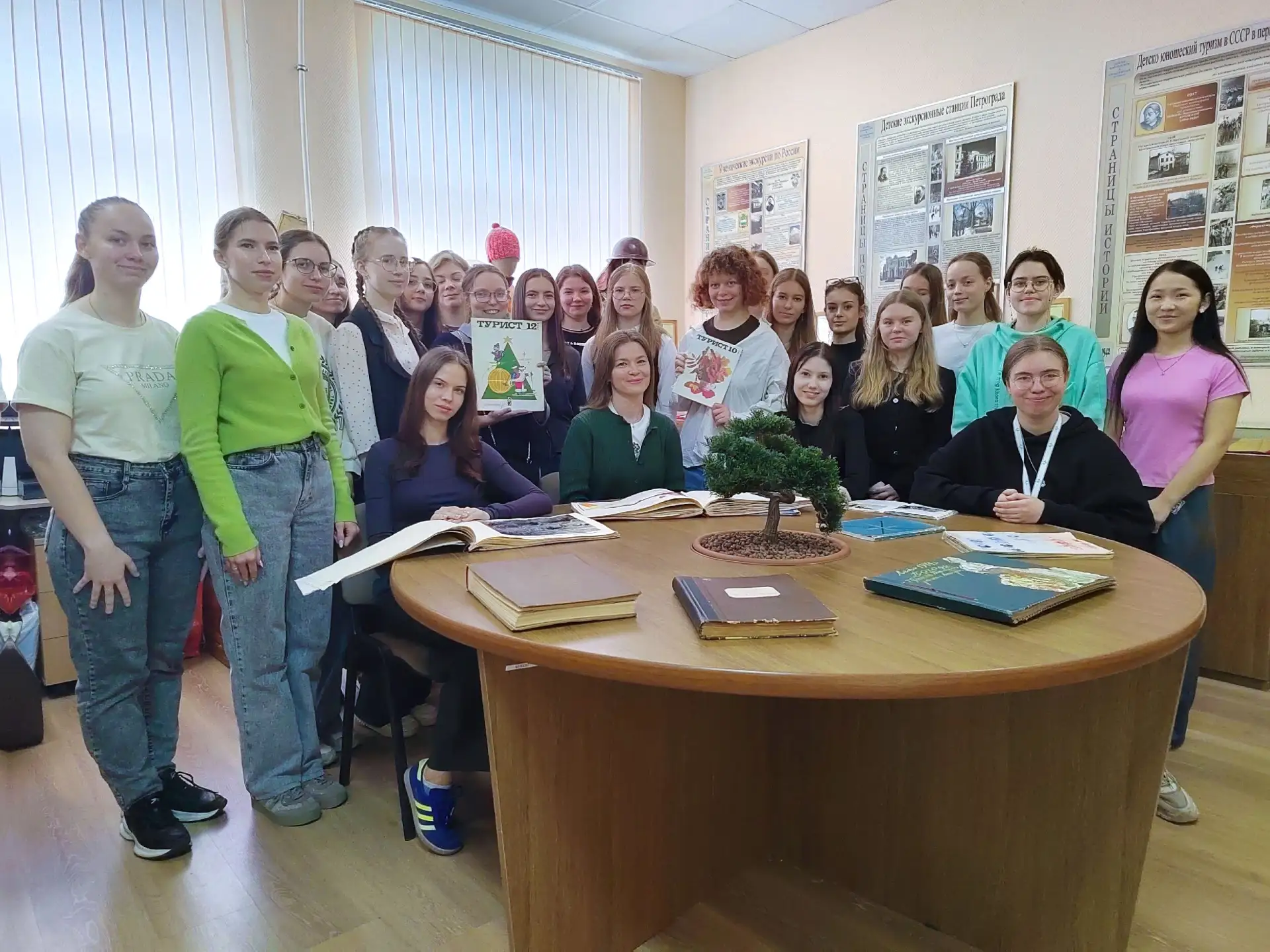 🧭 Студенты кафедры сурдопедагогики познакомились с инклюзивными программами Городской станции юных т