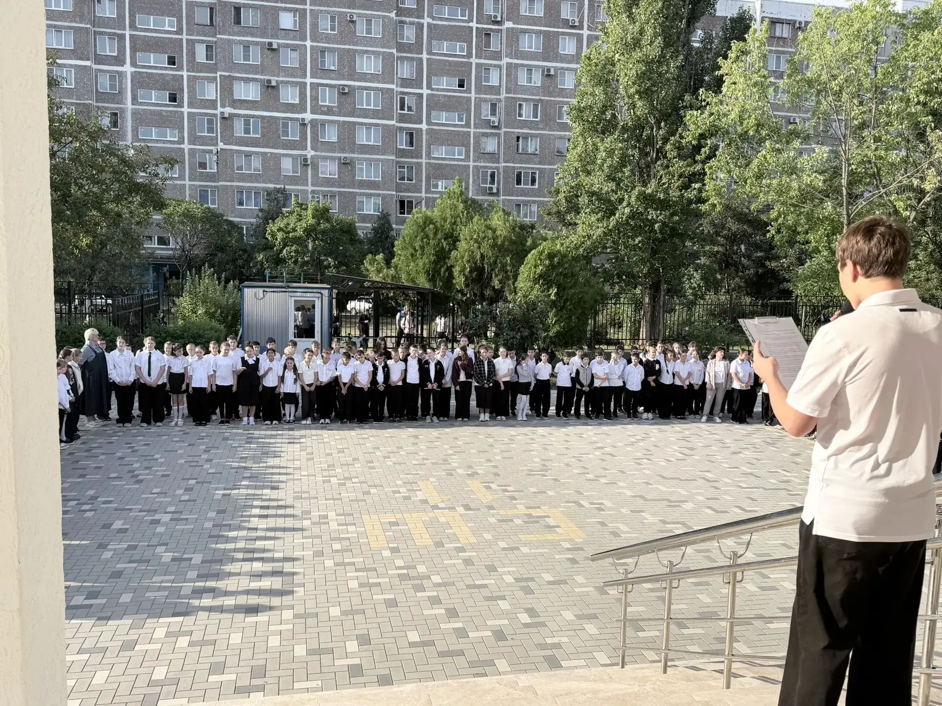 14 сентября, понедельник в нашей школе традиционно начался с торжественной церемонии по...