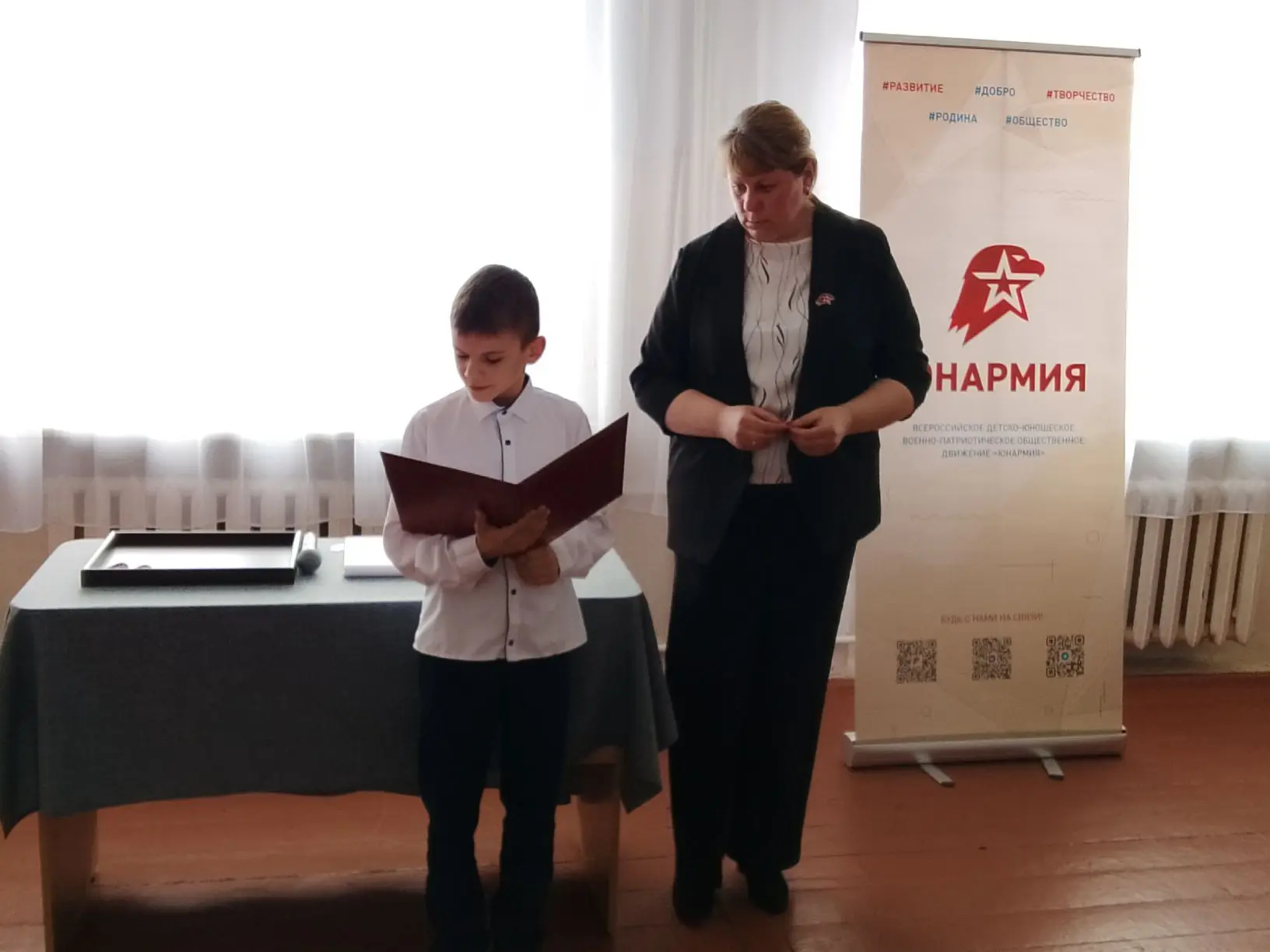 Ряды Юнармии пополнились новыми ребятами  В рамках празднования Дня воссоединения Крыма с Россией в 