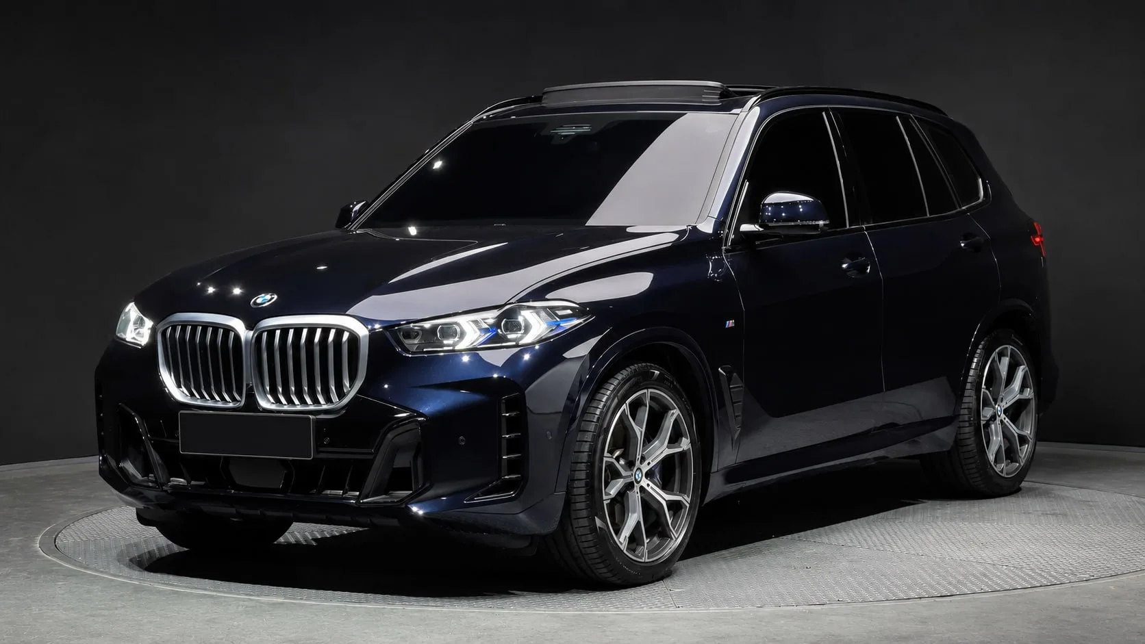 📌 Авто: BMW X5 xDrive40i AT M Sport
◉ Год: 2025
◉ Пробег: 14.800км
◉ Двигатель: бензин 3.0 л. 381 л