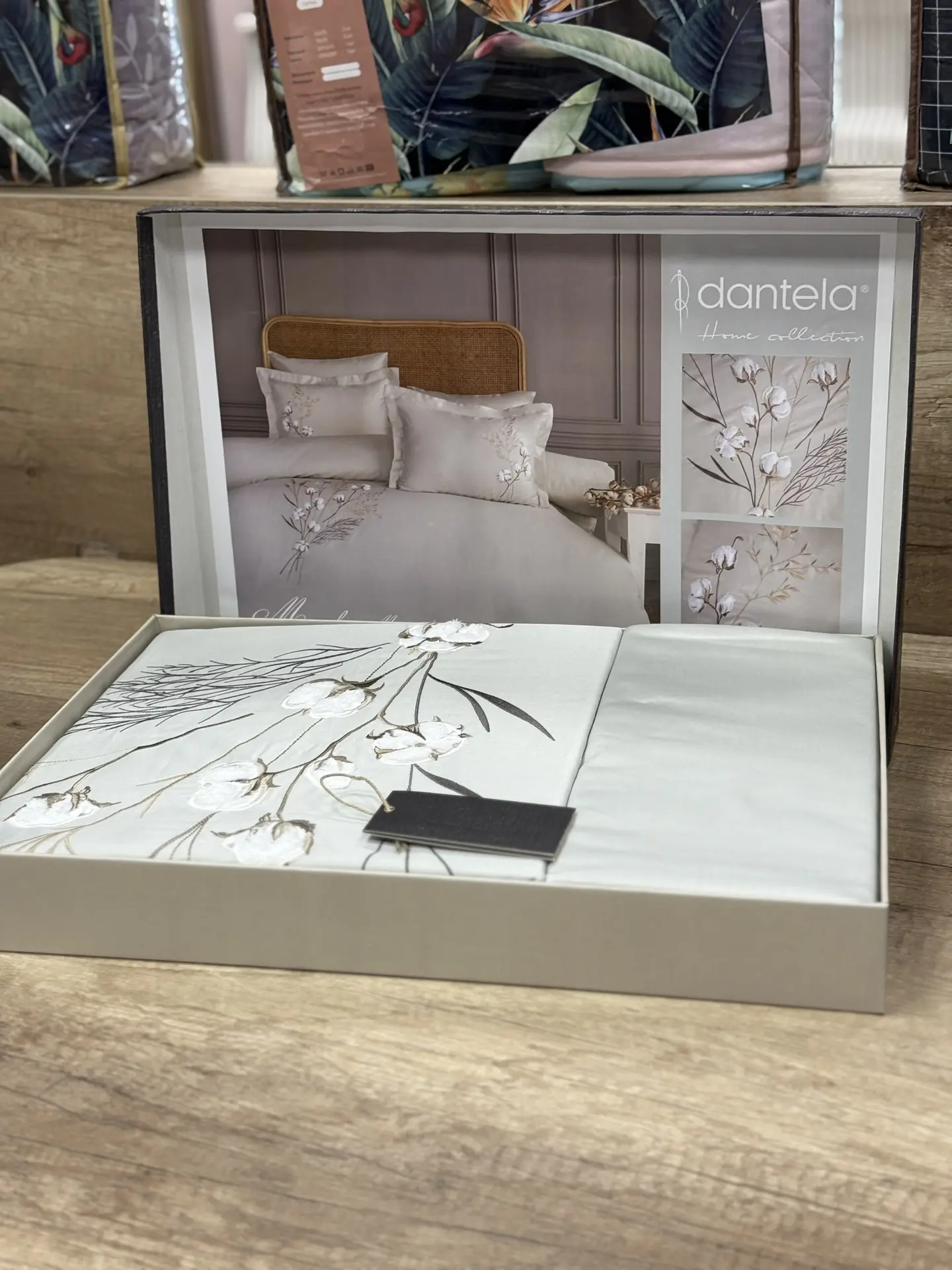 🌿 Комплект постельного белья Dantela Home Collection

Нежный комплект постельного белья с изысканно