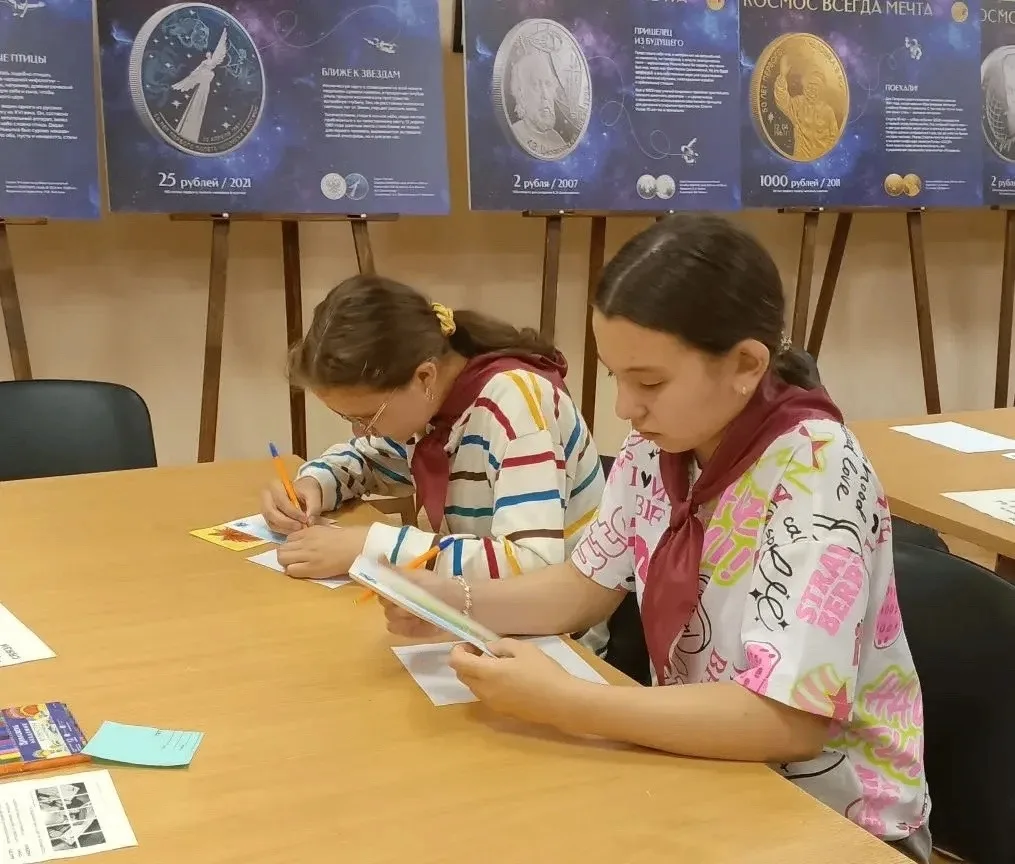 Летний лагерь в #112школаЧелябинск 🧩

1 отряд «Орлята России» побывал в библиотеке им. А. М. Горько