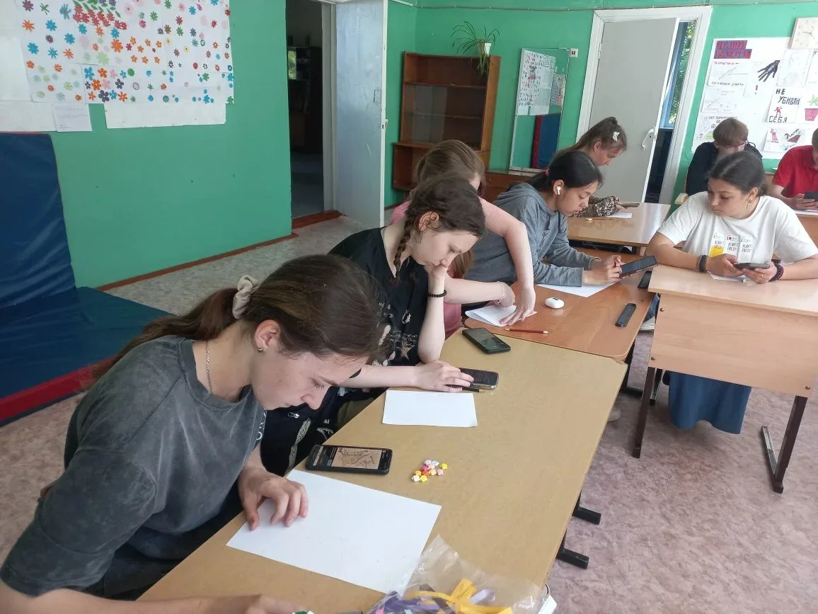 Пятого июня в лагере труда и отдыха «Зелёный десант» стартовал День русского языка. Это...