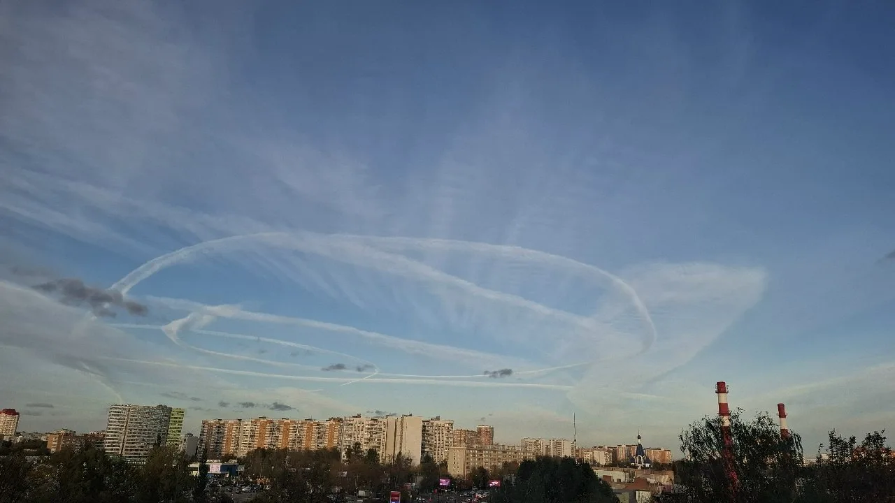 Вот только не говорите,что пилоты в салочки играли🙈