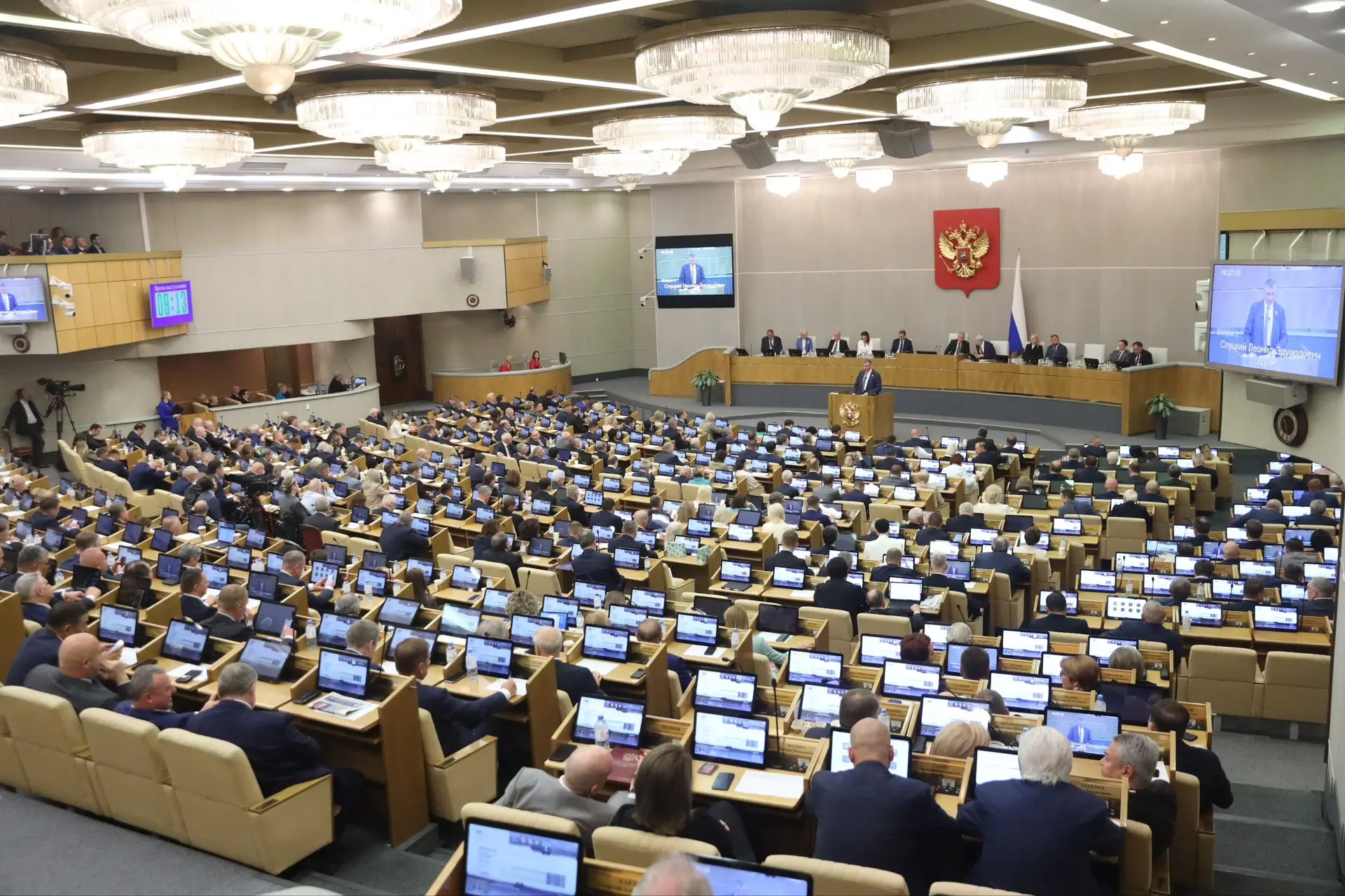 Государственная Дума завершила работу восьмого созыва

Сегодня на встрече с депутатами Президент Рос