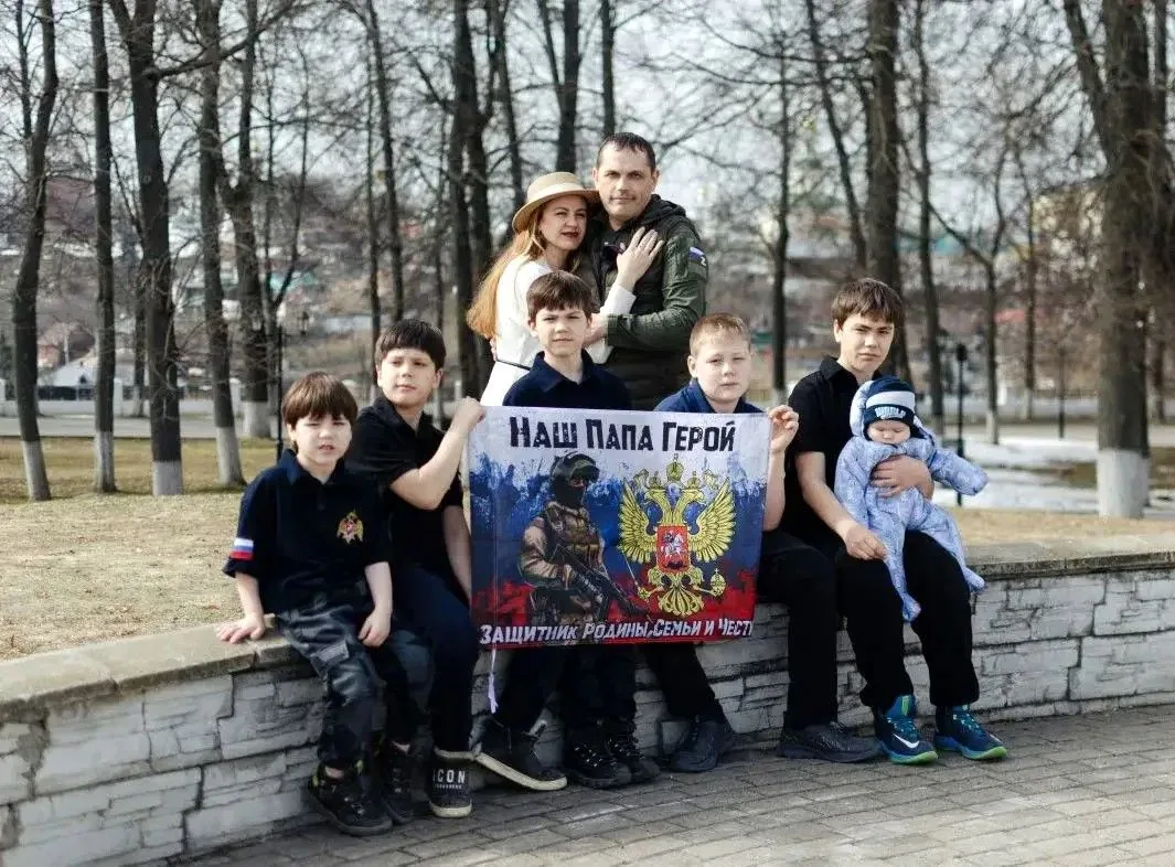 💥Многодетный отец – защитник Родины
 
У Владимира и Марины Долговых из Владимира шестеро сыновей. О