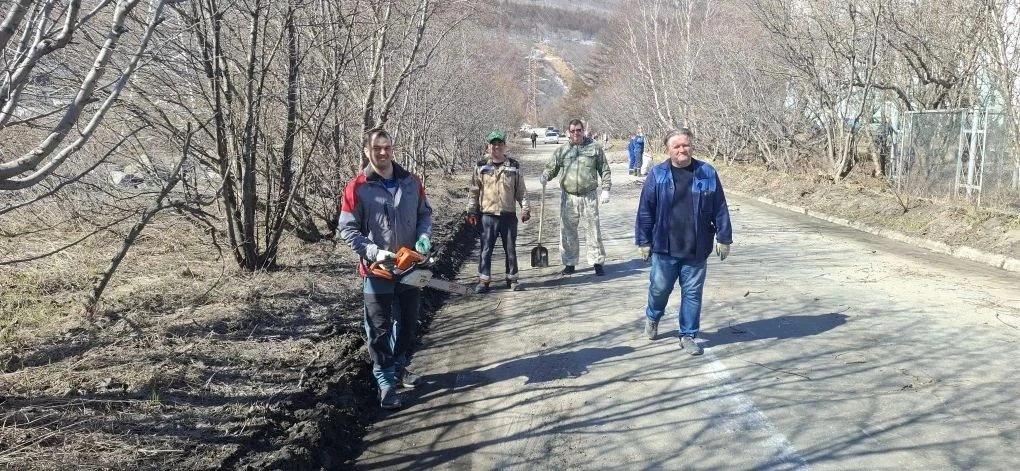 🪠На днях наши коллеги дружно вышли на субботник, чтобы навести порядок на прилегающей ...