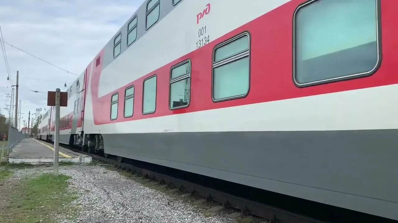 🚆 Дети из Мурманска теперь смогут ездить в поездах без родителей

Услуга доступна для пассажиров от