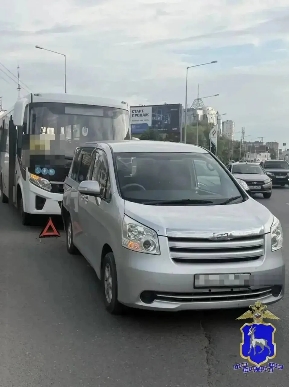 В Самаре госпитализирована женщина после  ДТП с автобусом.

 На дублере ул. Ново-Садовой возле дома 