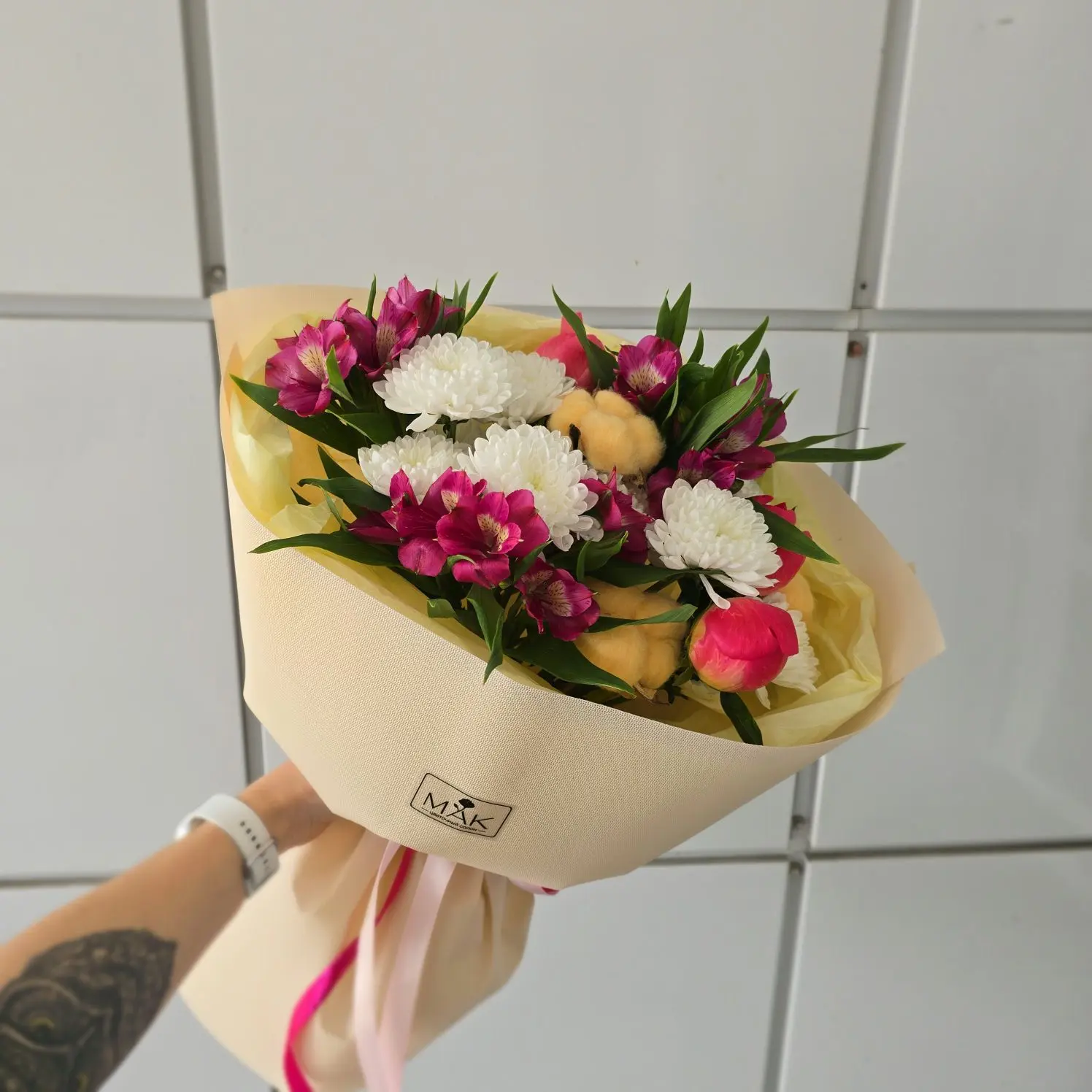 Красивые букетики прямо сейчас в наличии 😍
Наслаждаемся летом и выходными, никуда не спешим и, коне