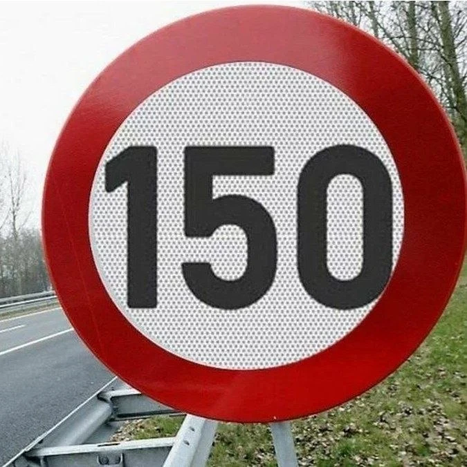 Россиянам хотят разрешить разгоняться на трассах до 150 км/ч