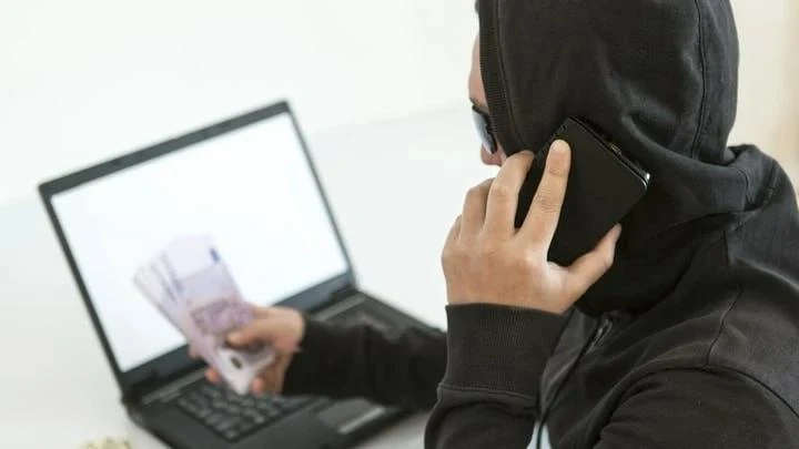 ‼️ Мошенники нацелились на отслуживших в ВС РФ: их пытаются обмануть через поддельные "страховые вып