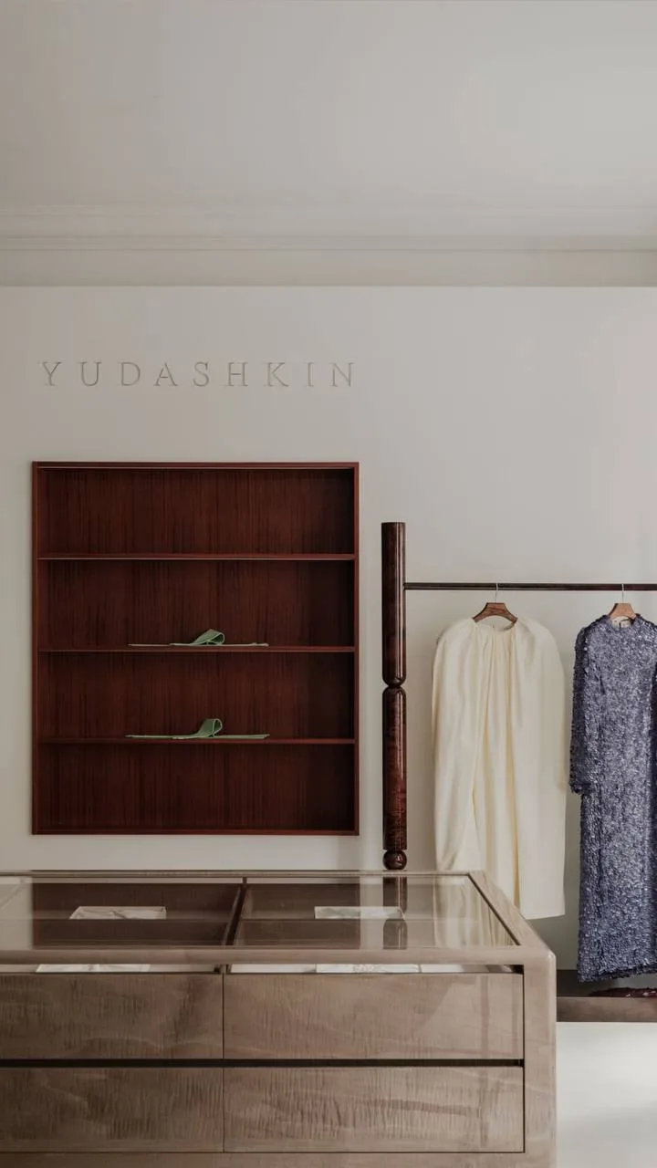 Сегодня в #customerjourney бутик Yudashkin в Еропкинском переулке.