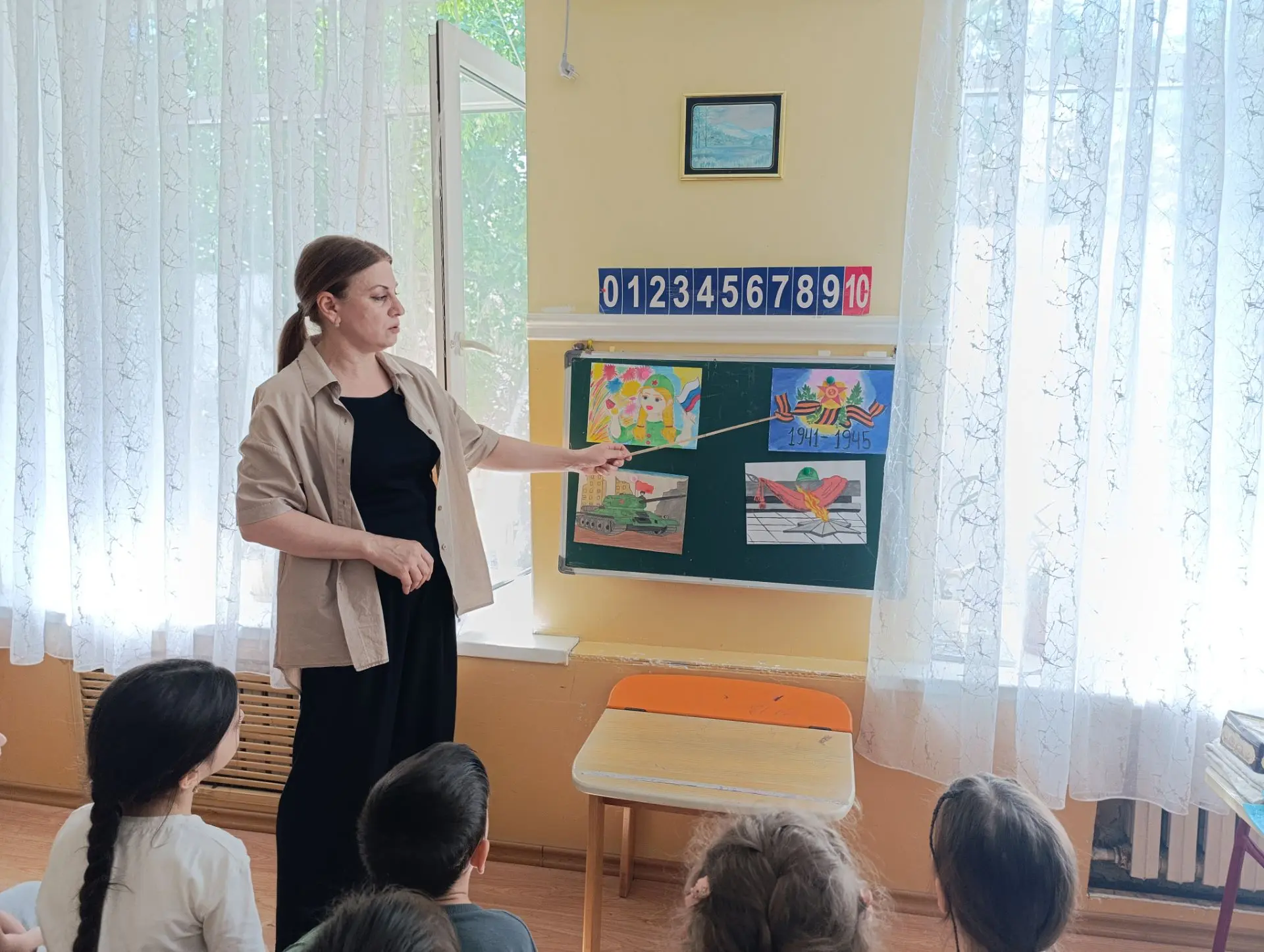 Сегодня в подготовительной группе прошла важная беседа на тему «22 июня – День памяти и скорби». Вос