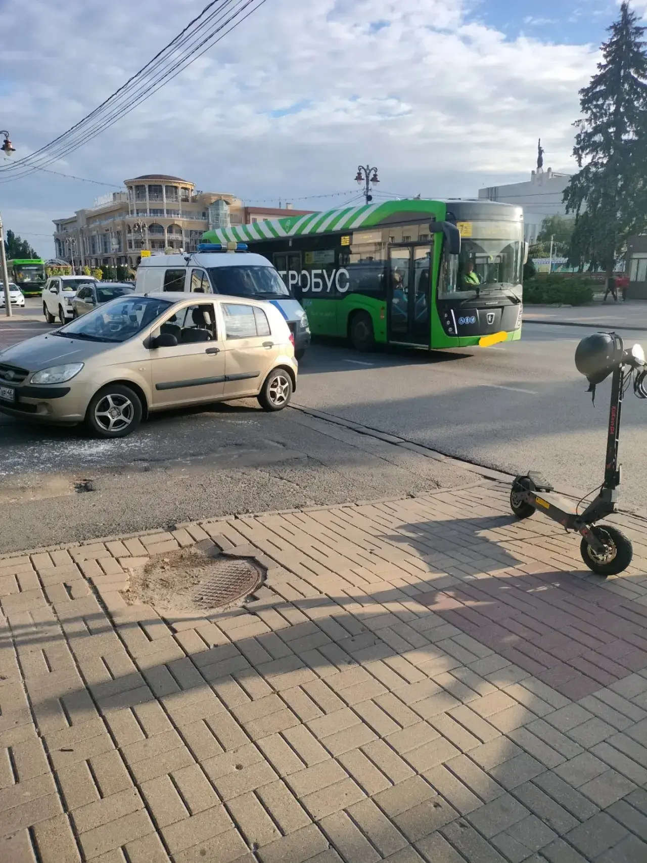 🛑По предварительной информации, 16.07.2026 г. примерно в 17:08 в районе д. 49 по ул. Ленина г. Курс