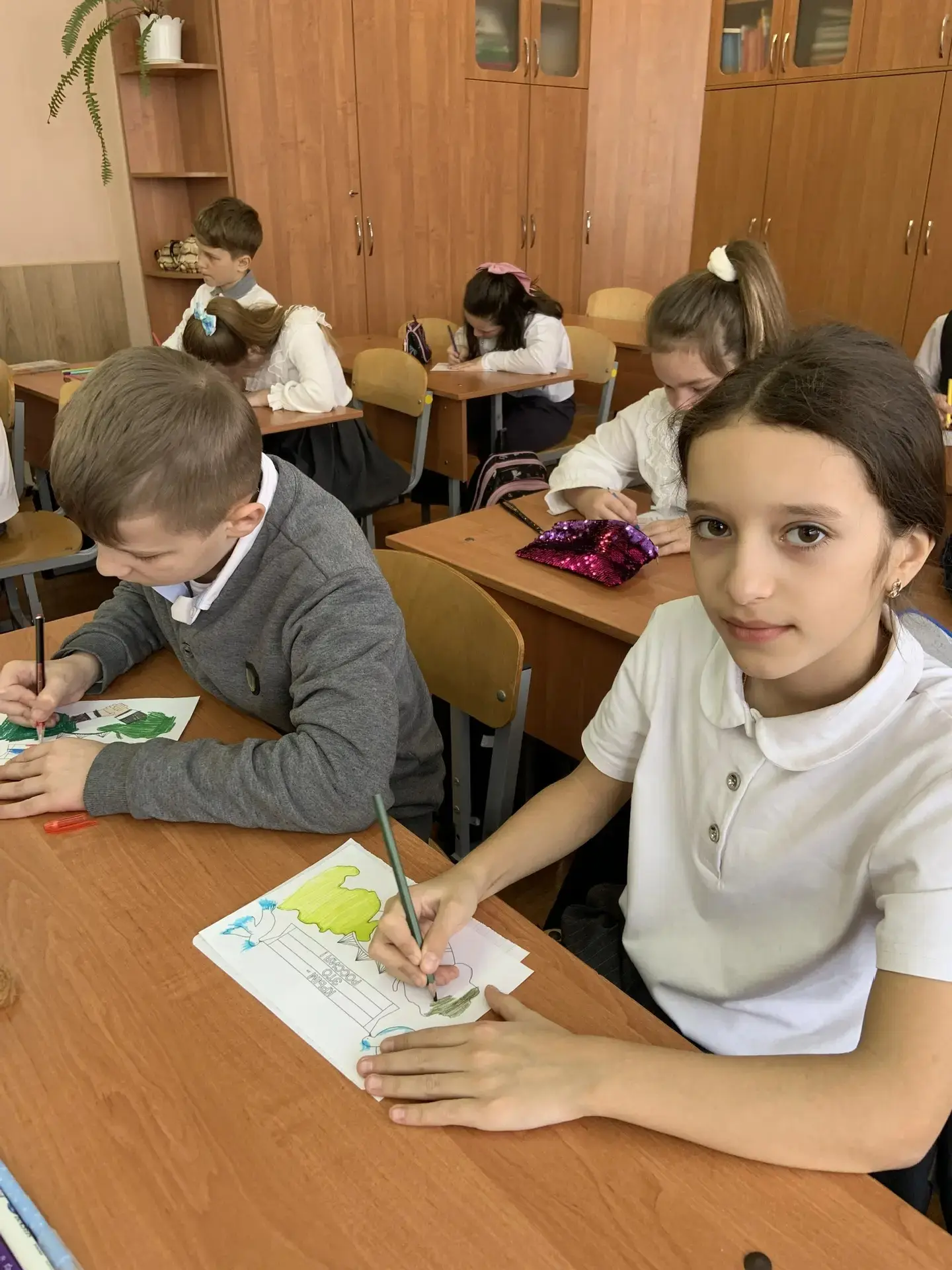 Крымская весна в красках 2-А класса! 🎨☀️  В преддверии праздника воссоединения Крыма с Россией в наш