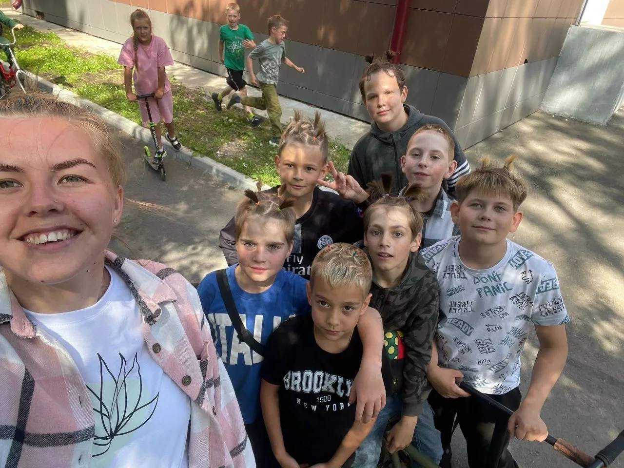 16‑й день лагеря:

 Зарядка — бодро начали день!
 Библиотечный час «Тот день июньский на рассвете, п
