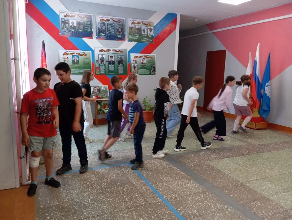 Мой лучший друг         Флешмоб ко Дню России "Мой лучший друг" провела Шамаева Н.В.