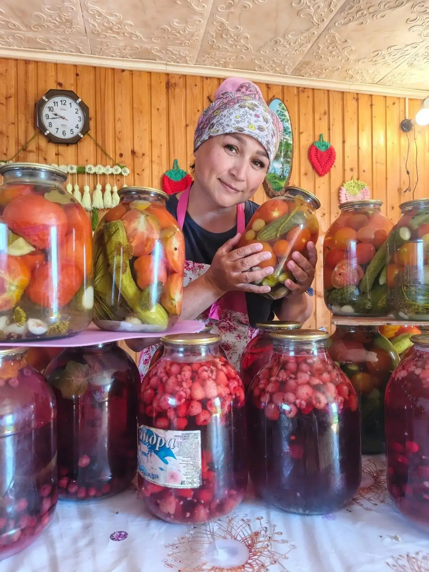 😍Танзиля Садыкова из Малиновки уже во всю готовится  к зиме и закатала уже не один десяток банок - 