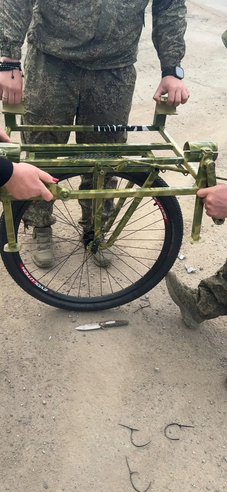 Поможем «Анюткам» спасать жизни  Каневчане освоили технологию изготовления эвакуационных тележек. Пе