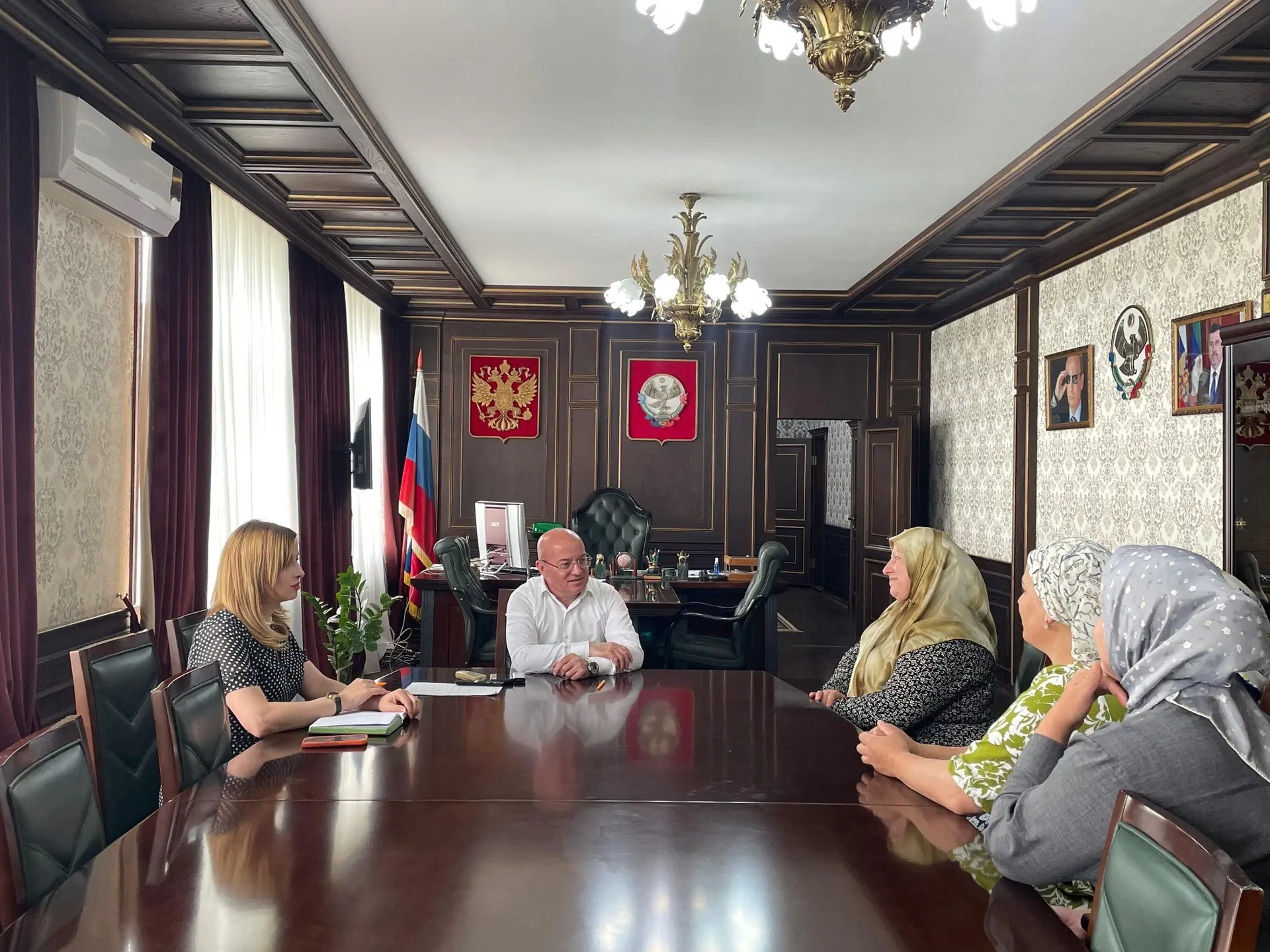 Глава Бабаюртовского района провел личный прием граждан

Глава МР «Бабаюртовский район» Шахмурат Ист