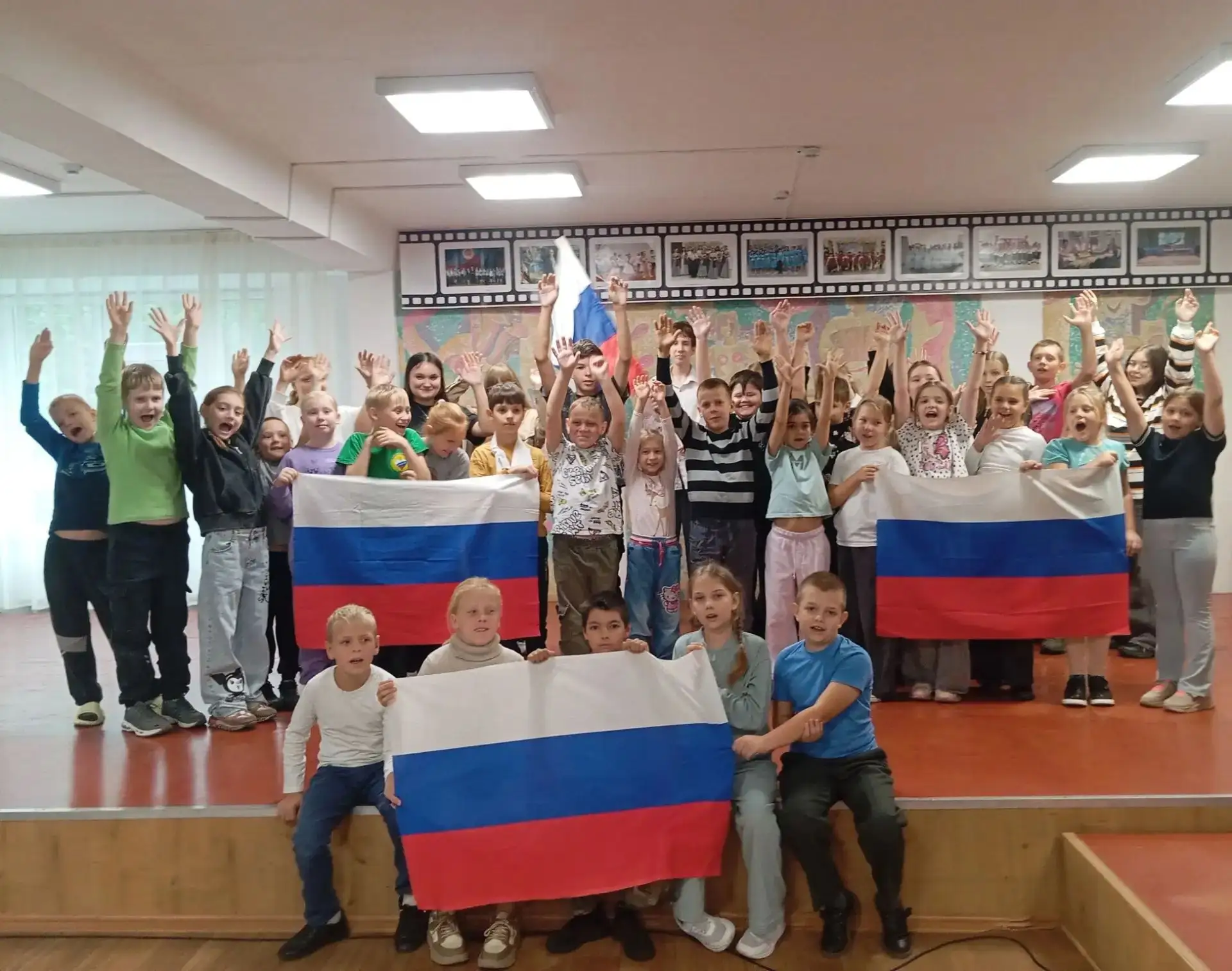 30 сентября 2026 года отмечается День воссоединения Донецкой народной республики, Луган...