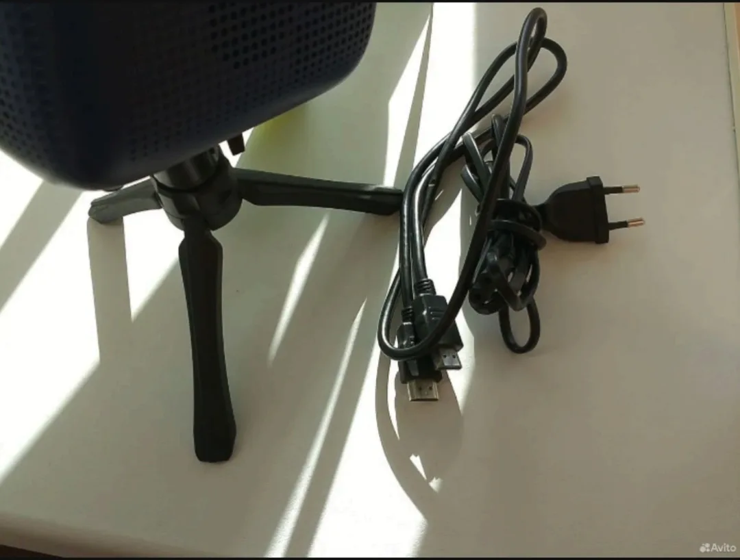 Продаю автономный проектор yomi, в отличном состоянии. Работает WiFi, Bluetooth, в комп...