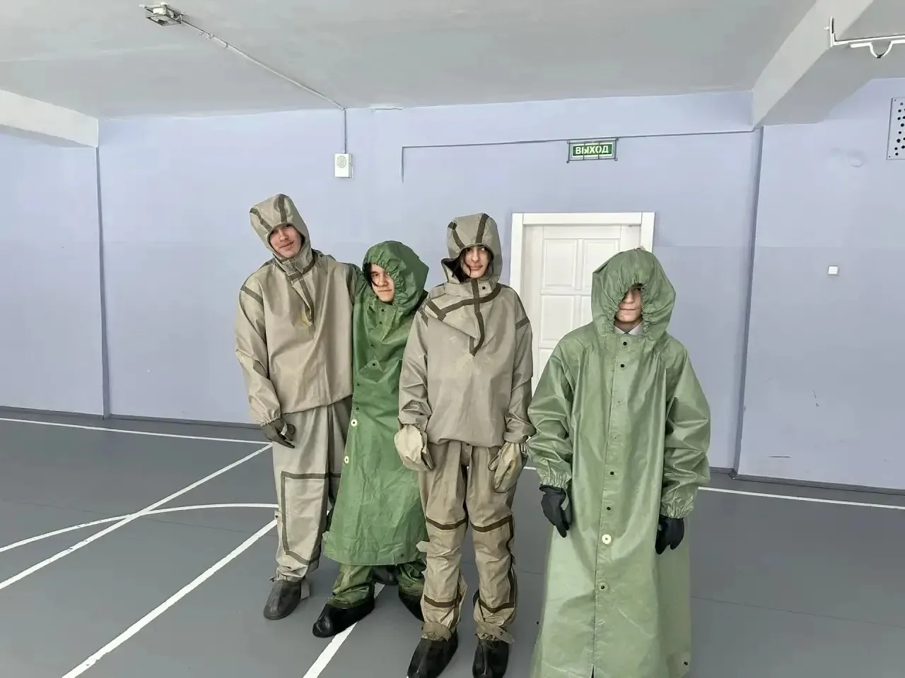 Команда учеников 8б класса поучаствовала в военно-патриотической игре «Зарница»  Ребята проходили ра