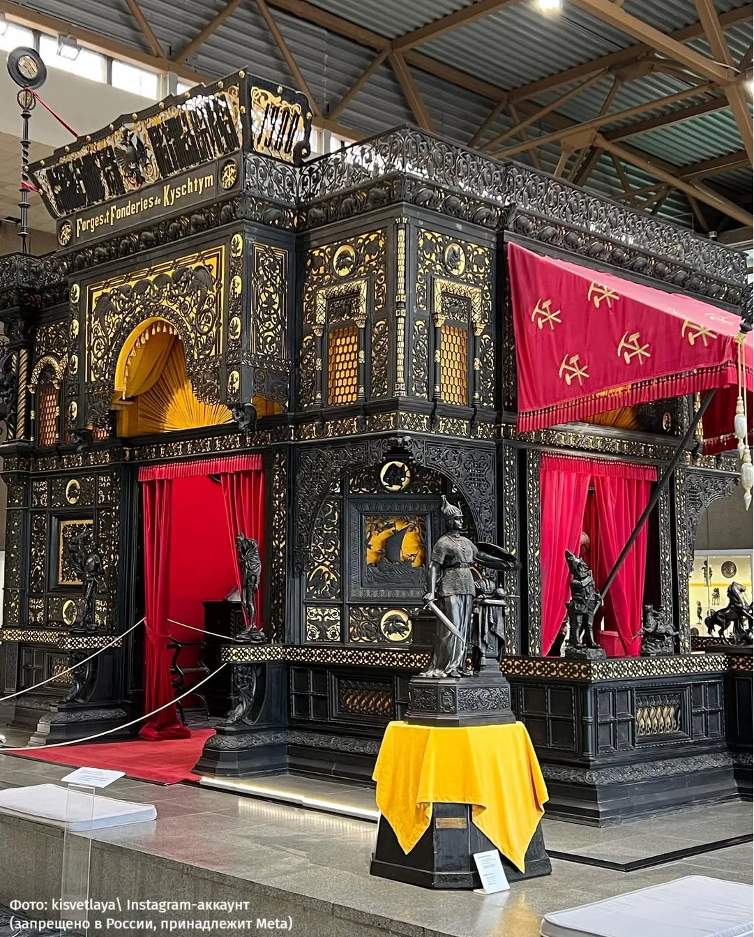 По-челябински суровый город Касли 🏛   Его часто так описывают благодаря суровому, но при этом изящно