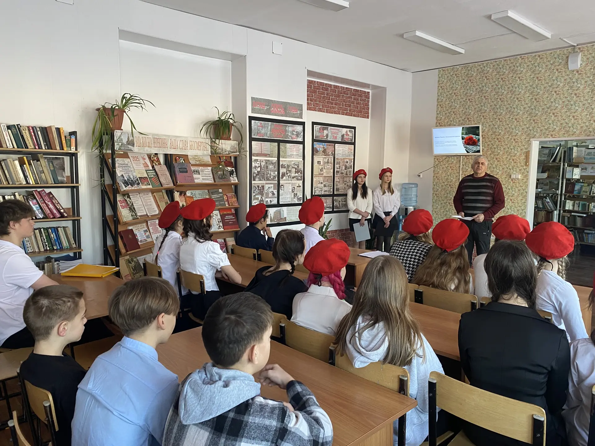 «Время героев»: когда память становится делом"   📌Сегодня в нашей школе прошло важное и пронзительно