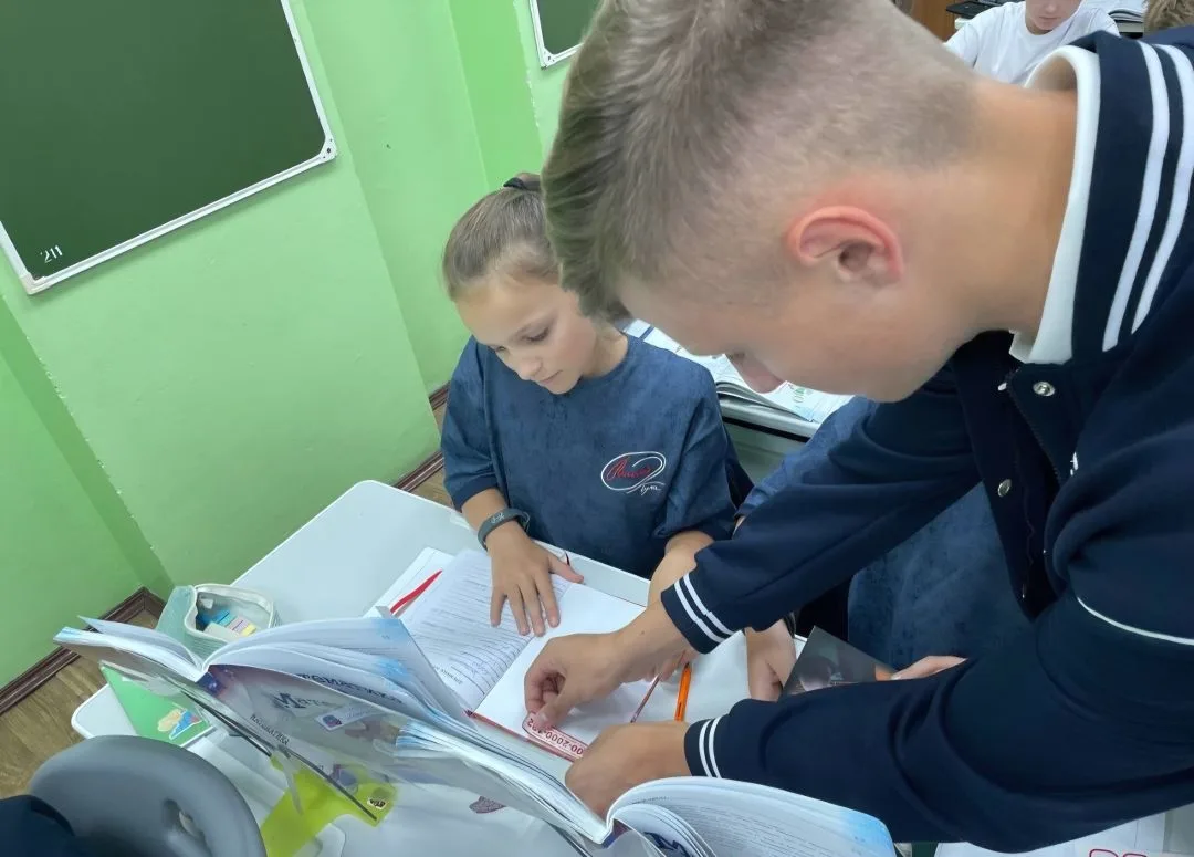 В лицее прошла акция, посвященная «Международному дню Детского телефона доверия»🙌