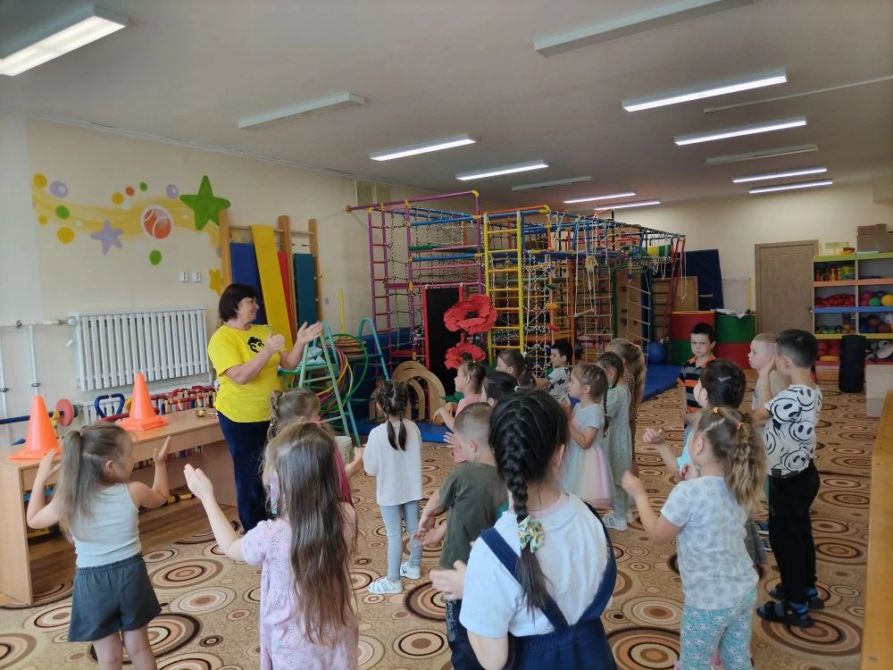 "День спорта" в детском саду - это спортивное мероприятие, направленное на развитие дви...
