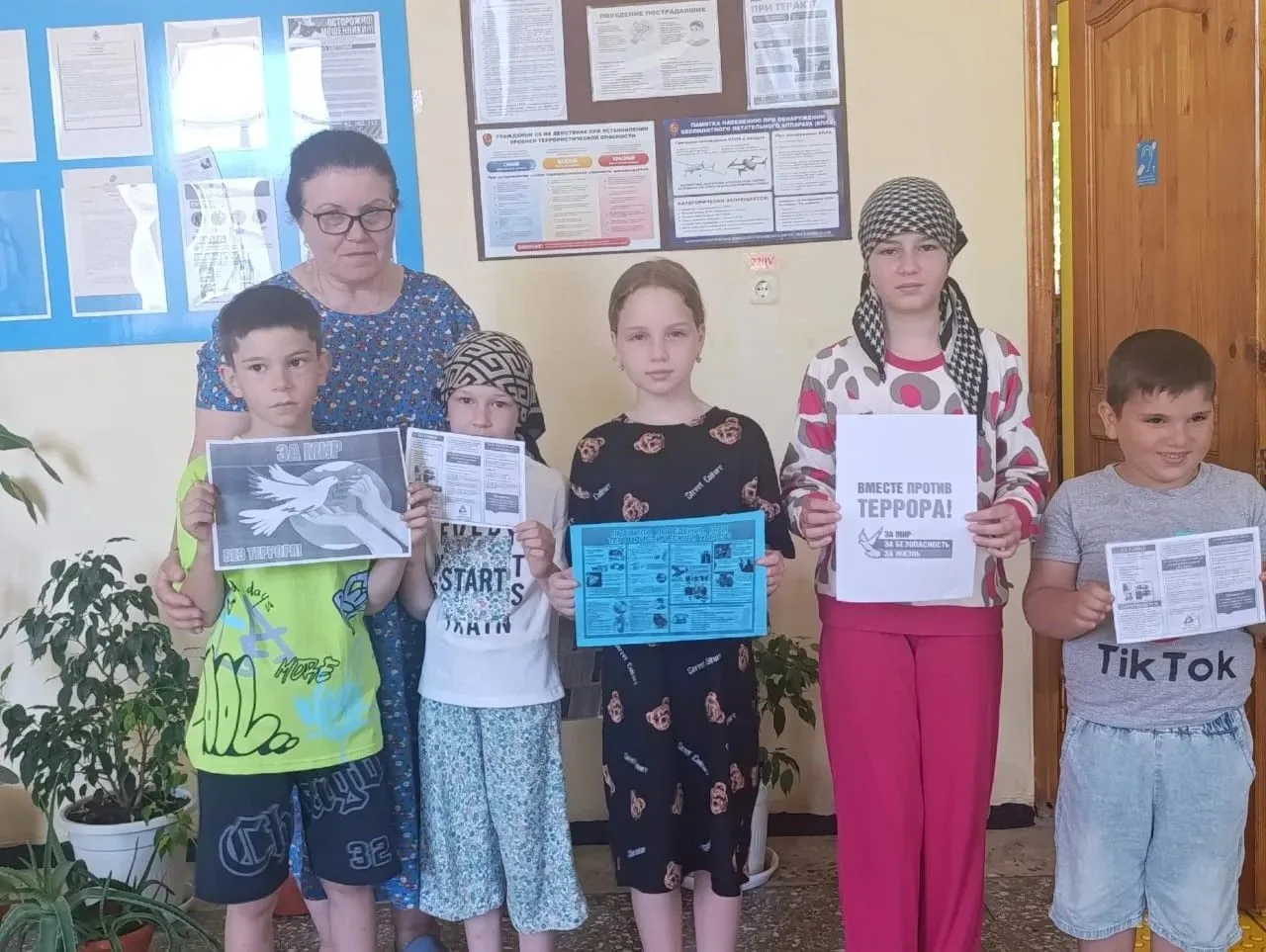 В филиале МУК "ЦДК" Дом культуры х.Восточный прошла профилактическая беседа "Как вести себя при тера