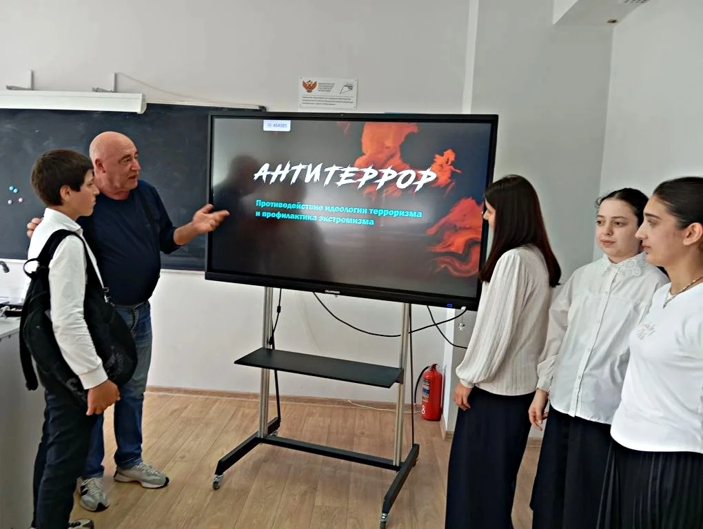 21 мая специалисты Кормовского СДК организовали для молодёжи просмотр и обсуждение филь...