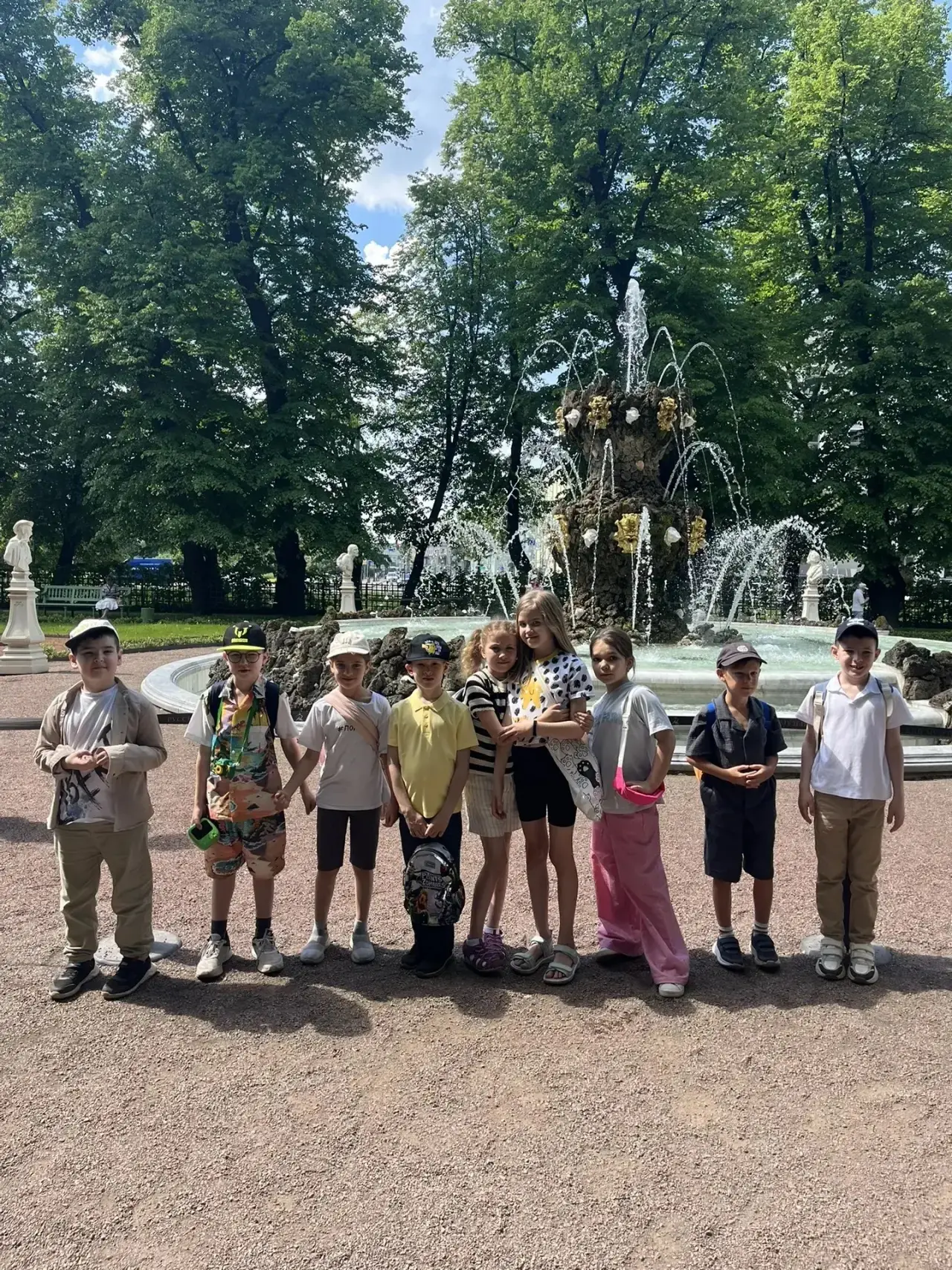 🌟 Наши юные волшебники отправились на экскурсию в Летний сад⛲️

Ребятам было интересно узнать, что 