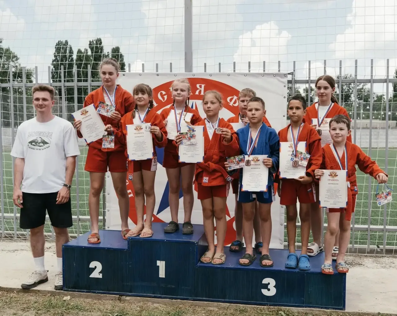 🏖️🤼‍♂️ 150 спортсменов, раскалённый песок и настоящая борьба: в Михайловке прошло Первенство по пл