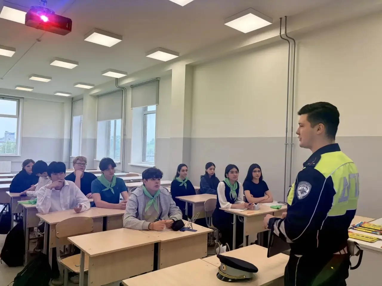 Безопасность превыше всего! 🚦  Сегодня в преддверии летних каникул для наших ребят прошел важный «Ур