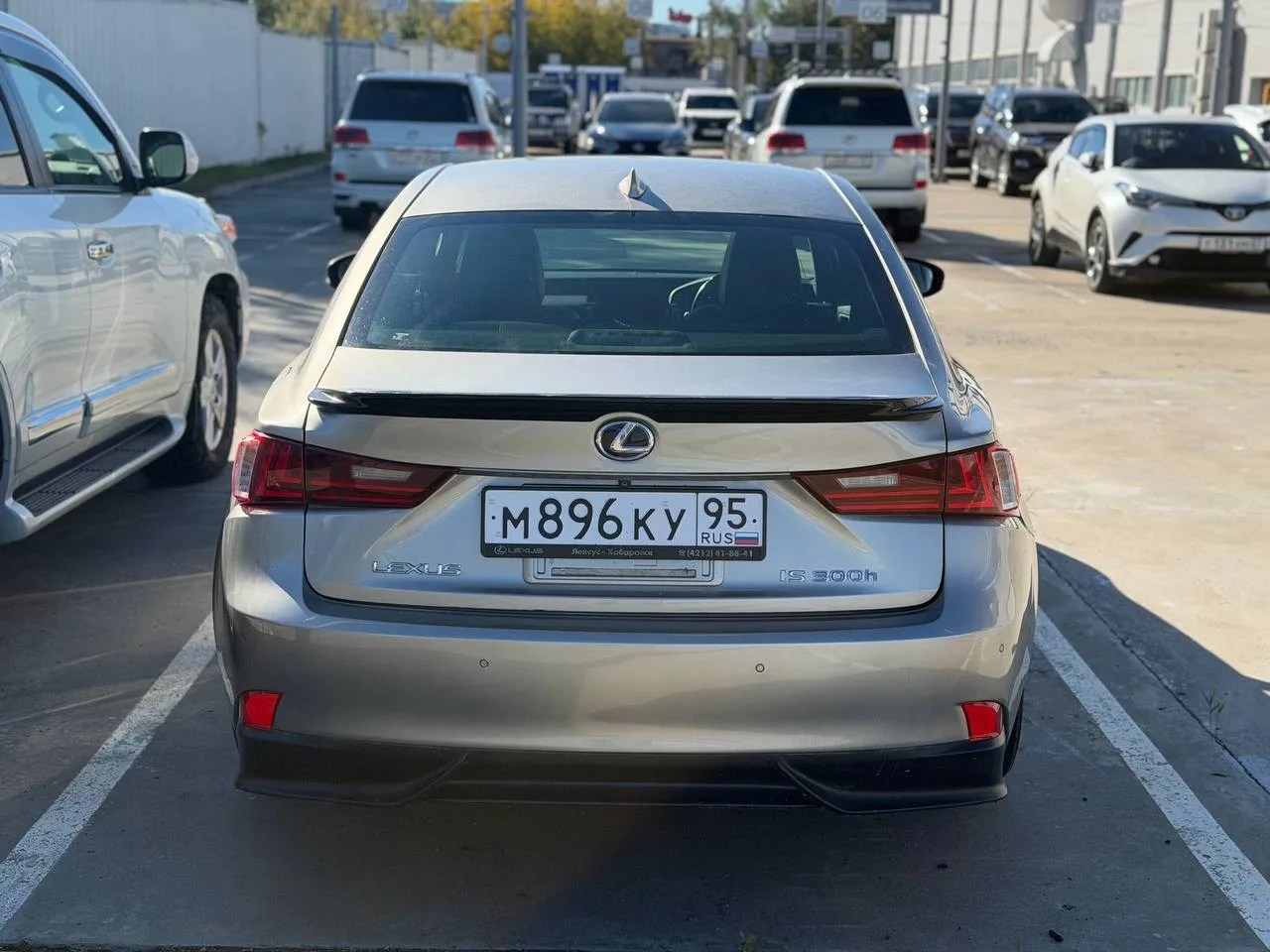 В продаже понторезка по первой цене в России Lexus IS300h, 2014 года, 2.5 л. гибрид, за...