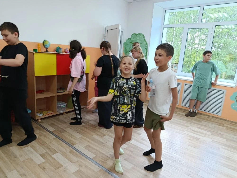 ДЕНЬ ДРУЗЕЙ

👩‍❤‍👨 Сегодня в нашем лагере - День Друзей начался с веселой игровой программы, благо