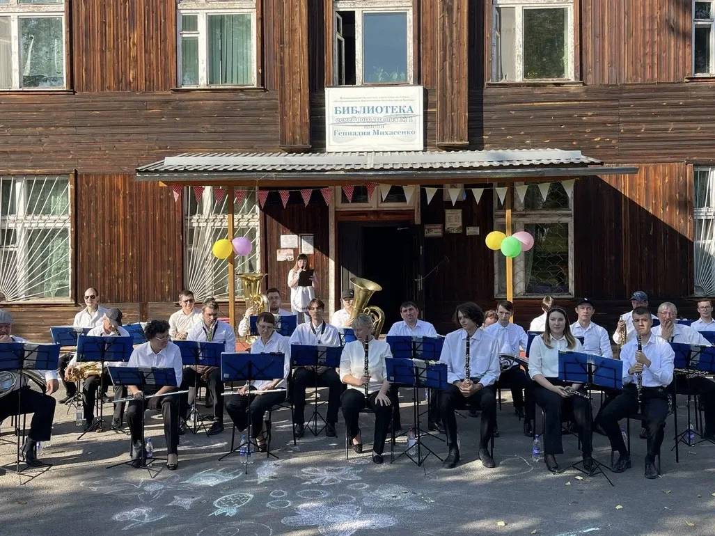 Лето, музыка и танцы под открытым небом!