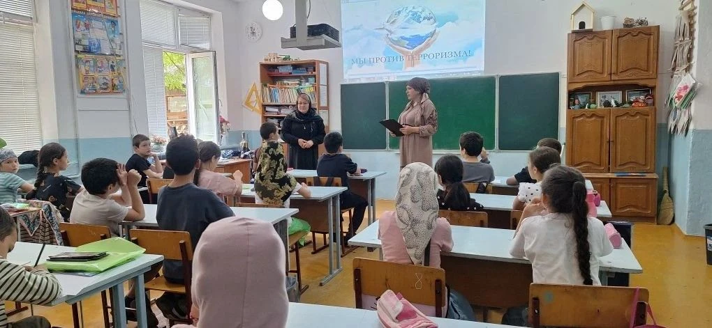 05.06.2026г. Саидова Зухра Абдулмаликовна - вожатая пионерлагеря, провела беседу "Мы против коррупци