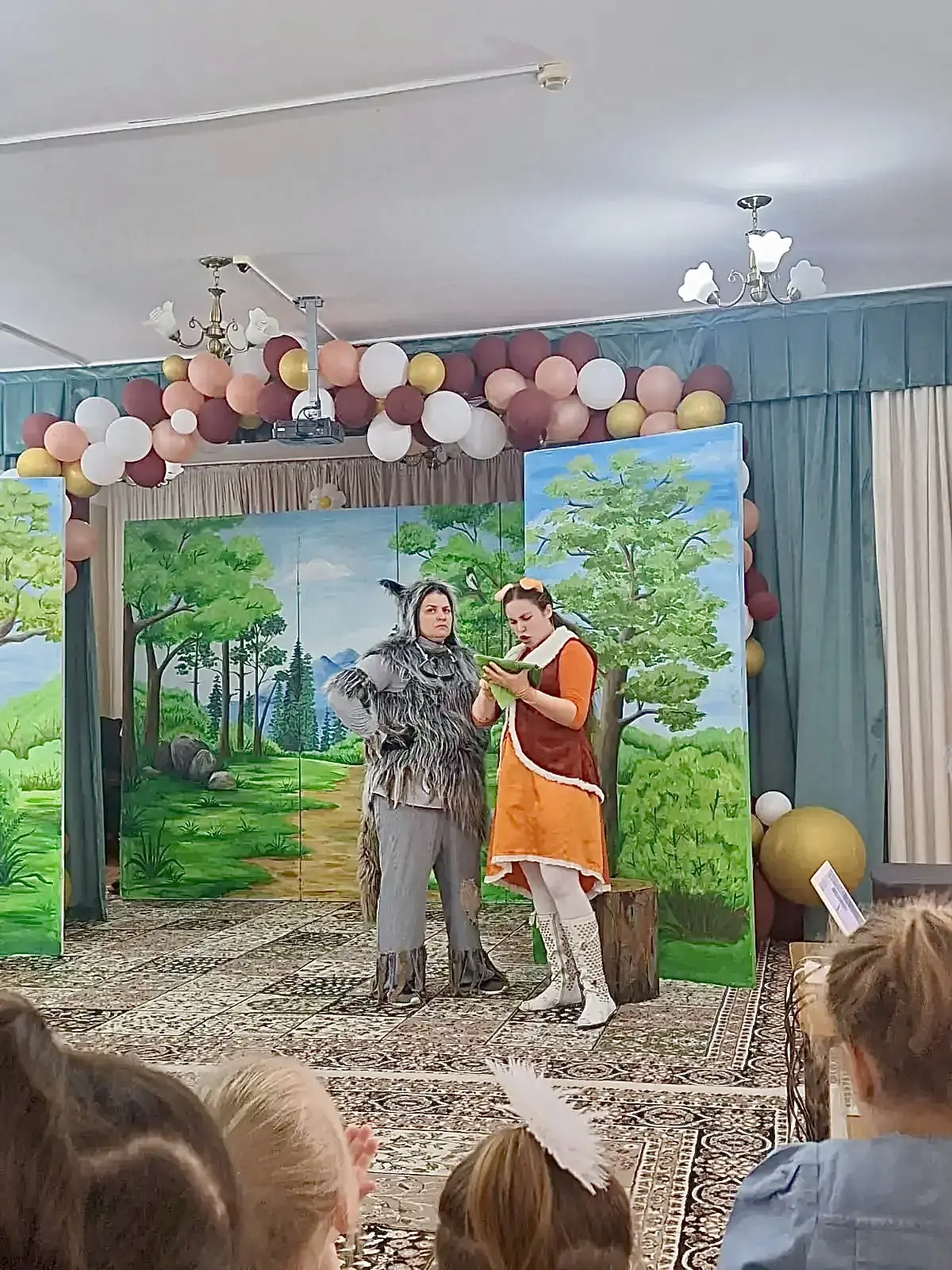 Продолжаем  «гастрольный летний тур»☀️🌈 по нашей малой родине, на этот раз Русский театр со спектак