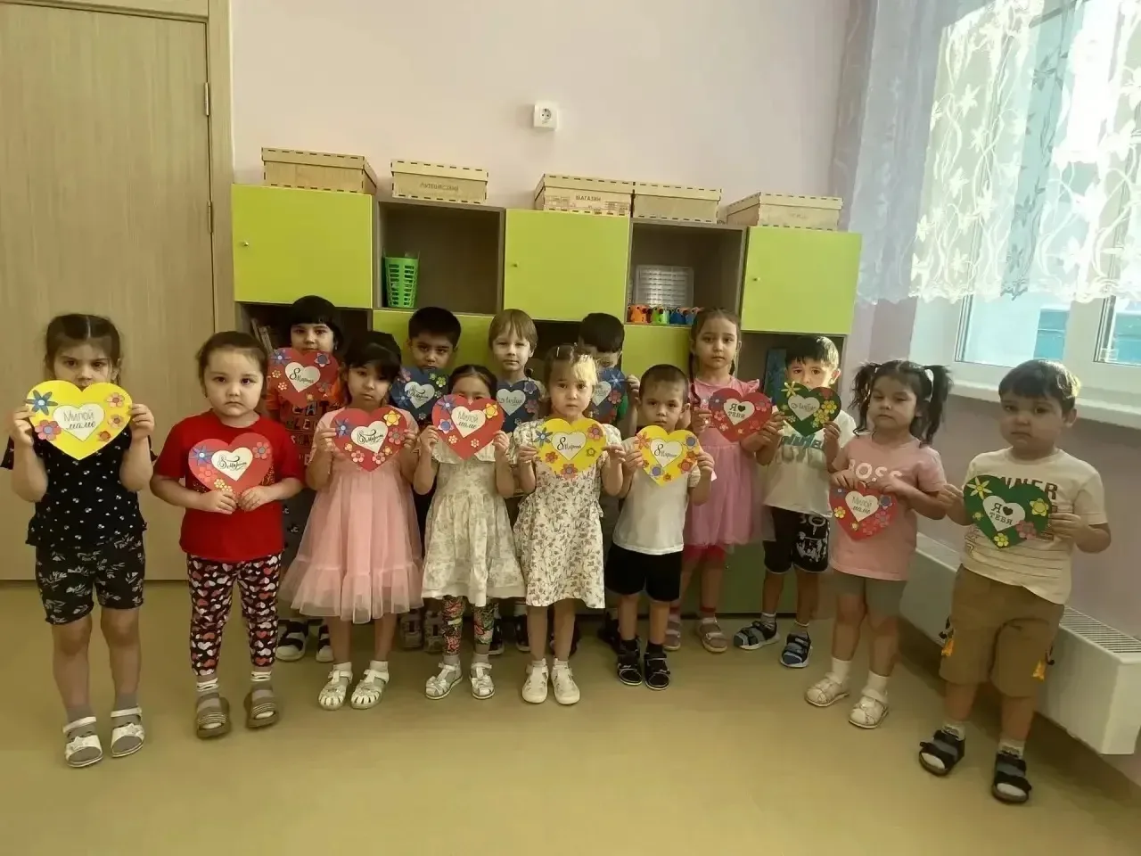 💕«Частичка сердца в каждом лепестке: подарки, согретые детскими руками»  🌸Говорят, что самый дорогой