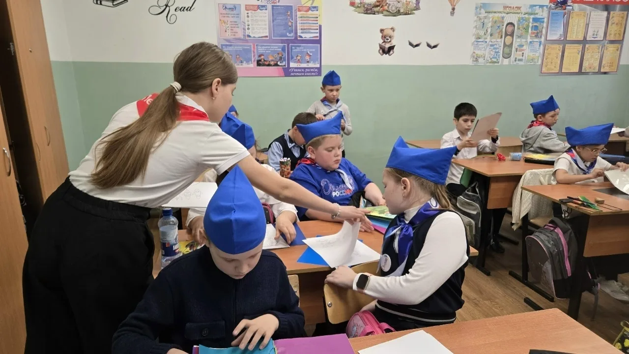 ✨ 14 апреля в 3 «В» классе прошло захватывающее занятие из цикла уроков «Орлята России» по треку «Ор
