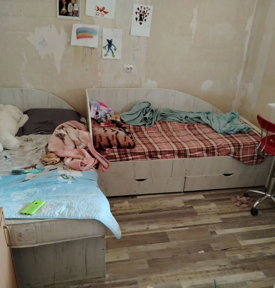 Кровати разобраны, сегодня срочно отдаю по 1 тыс за каждую, . Без матрасов. Пригодны к использованию
