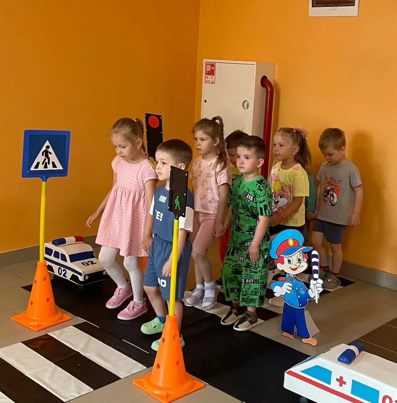 Тема безопасности на дороге актуальна и жизненна необходима для наших детей. В целях пр...