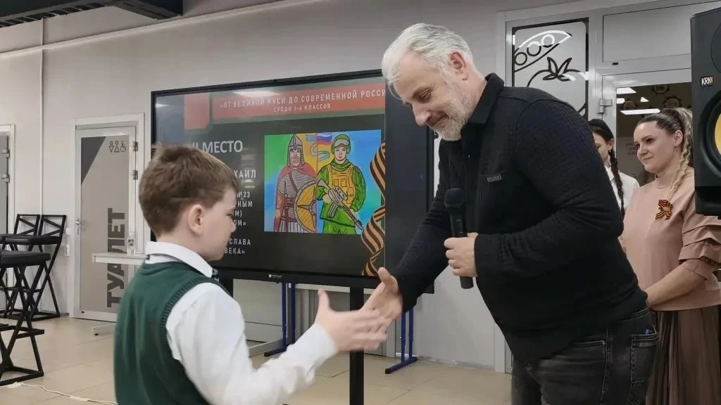 Наши рисуют Победу: 2-е и 3-е место в области! 🎨🏆  В этом году ОГАУДО «Детско-юношеский центр «Солне