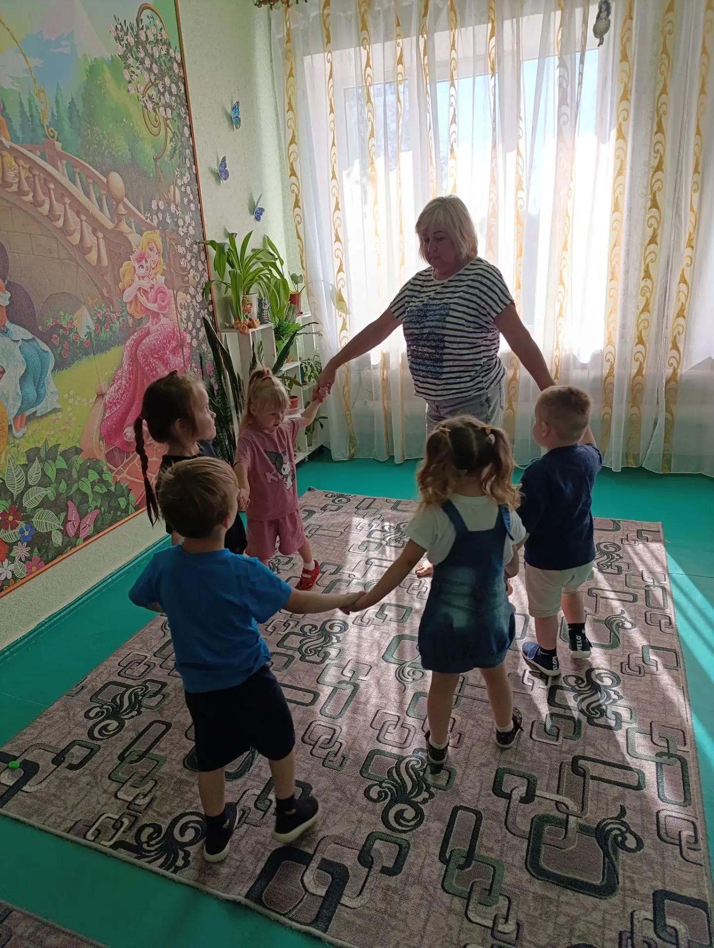 🇷🇺 День Государственного флага: знакомим малышей с символами Родины!