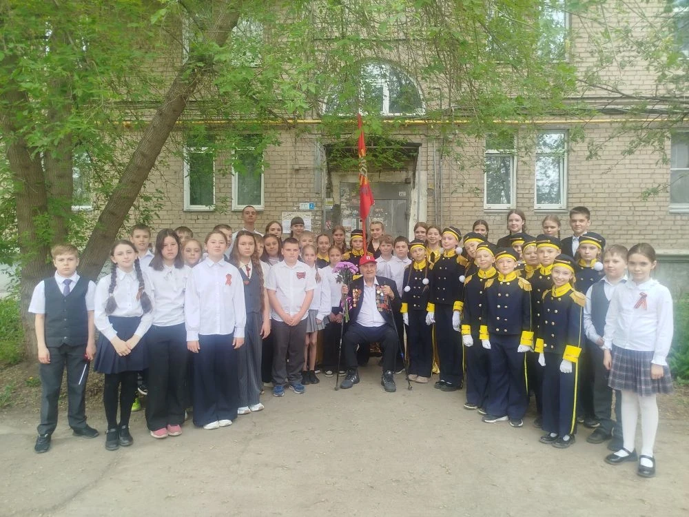 Благодарность в марше: парад для ветерана